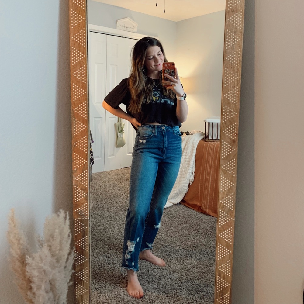 Straight leg high waisted jeans!